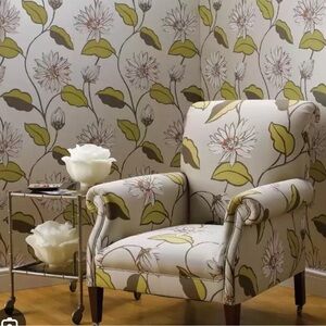 Nina Campbell Giverny wallpaper with water Lilly design on neutral roll
